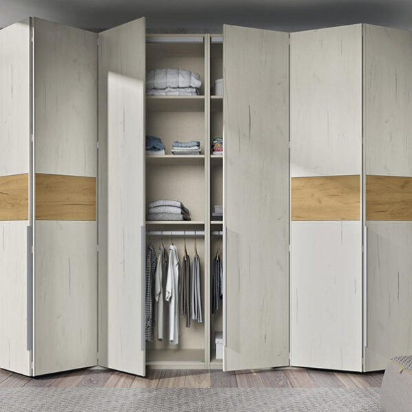 Armario roble con puertas abatibles
